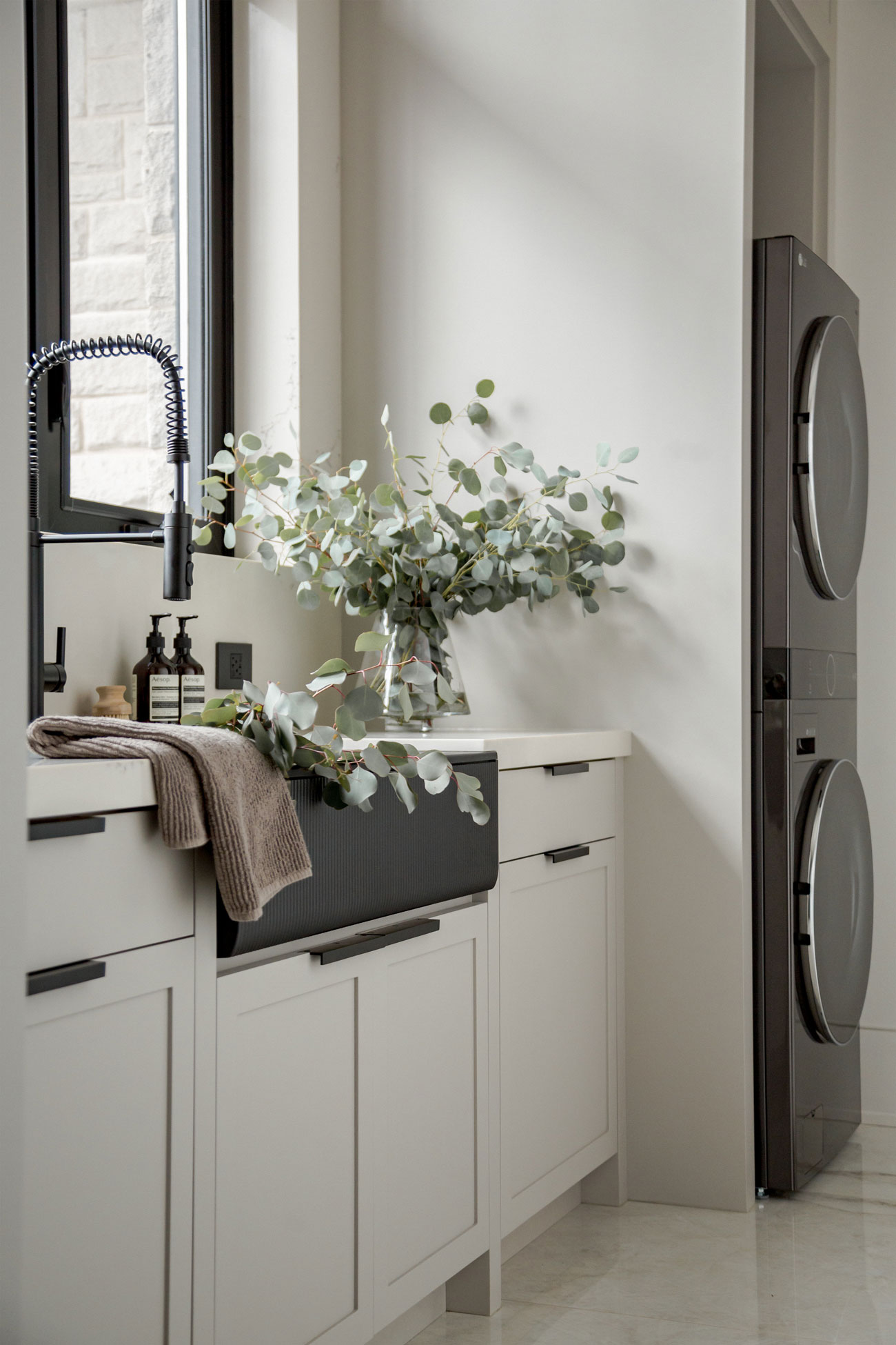 Front-Street-Laundry-room-Thorpe-Concepts8